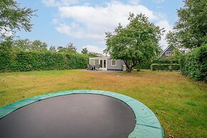 Cozy Detached Bungalow for 4 Persons