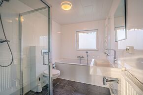 Cozy Detached Bungalow for 4 Persons