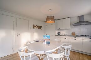 Cozy Detached Bungalow for 4 Persons