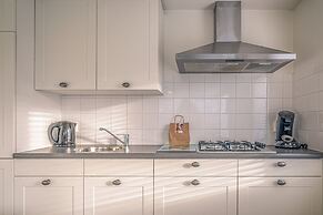 Cozy Detached Bungalow for 4 Persons