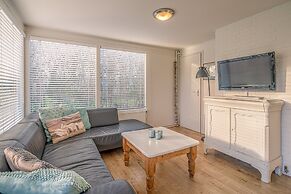 Cozy Detached Bungalow for 4 Persons