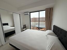 Joli Beach House - Spacious Ground Floor T2 Apartment