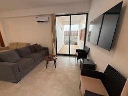 Joli Beach House - Spacious Ground Floor T2 Apartment
