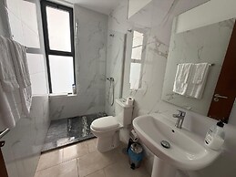Joli Beach House - Spacious Ground Floor T2 Apartment