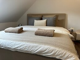 Cozy 1BR plus LR Apt Ghent Gravensteen