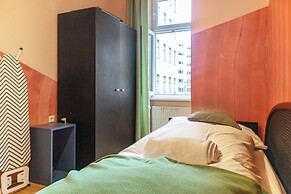 2BR Apartment Central Long Stay