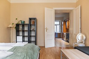 2BR Apartment Central Long Stay