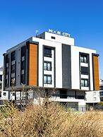 Moon City