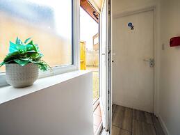 Ensuite2 Woodhouse private bath 2kitchen