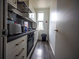 Ensuite2 Woodhouse private bath 2kitchen
