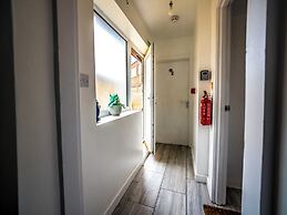 Ensuite2 Woodhouse private bath 2kitchen