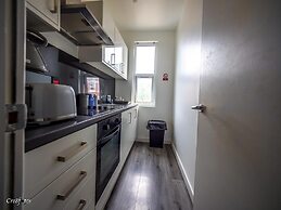 Ensuite2 Woodhouse private bath 2kitchen