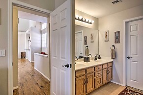 Breezy Mesa Condo w/ Community Pool & Hot Tub!