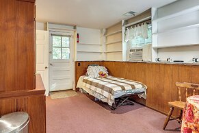 2 Mi to NYC Train: Wfh-friendly Greenwich Apt!