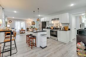 2 Mi to Beach, Shared Yard Space: West Haven Apt!