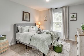 2 Mi to Beach, Shared Yard Space: West Haven Apt!