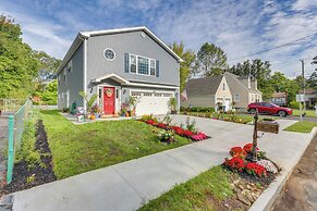 2 Mi to Beach, Shared Yard Space: West Haven Apt!