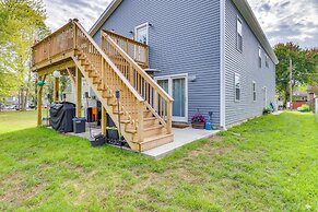 2 Mi to Beach, Shared Yard Space: West Haven Apt!