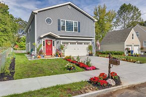 2 Mi to Beach, Shared Yard Space: West Haven Apt!