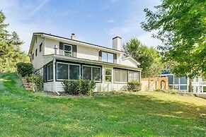 Cabin w/ Halstead Bay Access: Hot Tub, Sauna, Dock