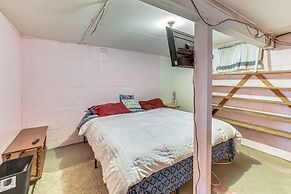 Walk to Restaurant & Bar: Home w/ Deck in Gary