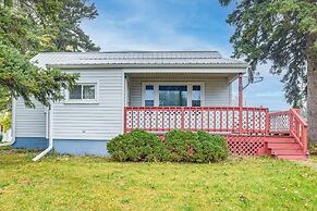 Walk to Restaurant & Bar: Home w/ Deck in Gary