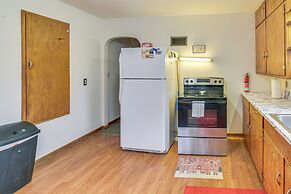 Walk to Restaurant & Bar: Home w/ Deck in Gary