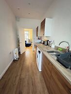 Apartment 6- 216 High Street