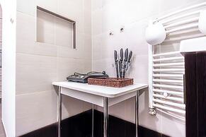 Chic 2BR City Stay Central Location