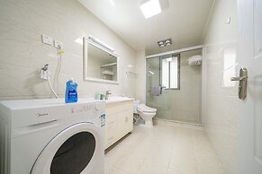 Tyms Elegant 4BR 2BA APT Changning