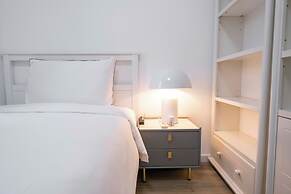 Tyms Elegant 4BR 2BA APT Changning