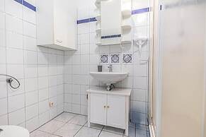 Cozy 2BR Apt Near Belvedere Palace