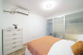 Tyms 4BR 2BA APT Riverside