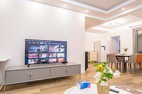 Tyms 4BR 2BA APT Riverside