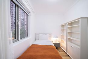 Tyms 4BR 2BA APT Riverside