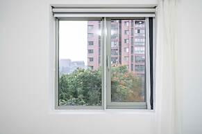 Tyms 4BR 2BA APT Riverside