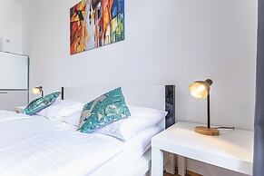 Comfy 2BR Flat Belvedere Vicinity