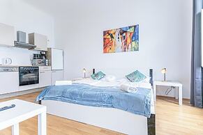 Comfy 2BR Flat Belvedere Vicinity