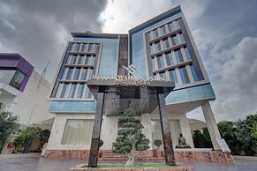 Hotel Warma Palace