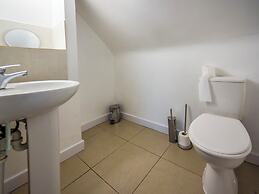 Ensuite6 Woodhouse private bath 2kitchen