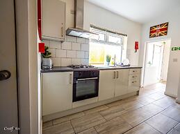 Ensuite6 Woodhouse private bath 2kitchen