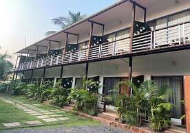 YogiTree Beach Resort & Cafe
