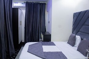 Ravella Hotel and Suites