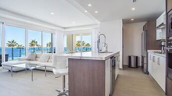 Breathtaking 2 Bedroom Condominium