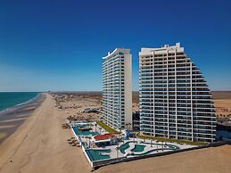Stunning 1 Bedroom Condominium