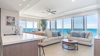 Amazing two Bedroom Beach Front Condo W405