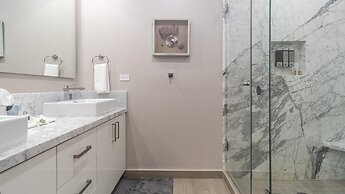 Amazing two Bedroom Beach Front Condo W405
