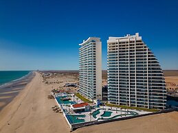 Lovely 2 Bedroom Condominium