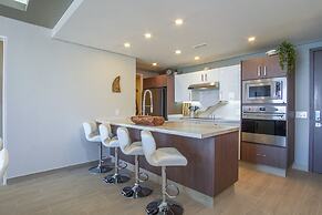 Lovely 2 Bedroom Condominium