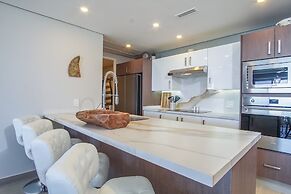 Lovely 2 Bedroom Condominium